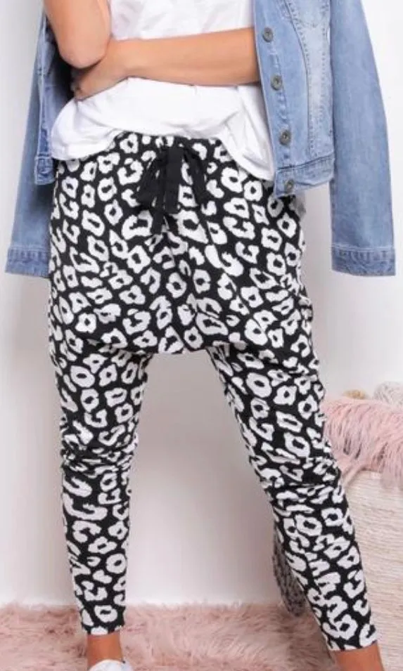 Lainie Lounge Pant || Black & White Leopard