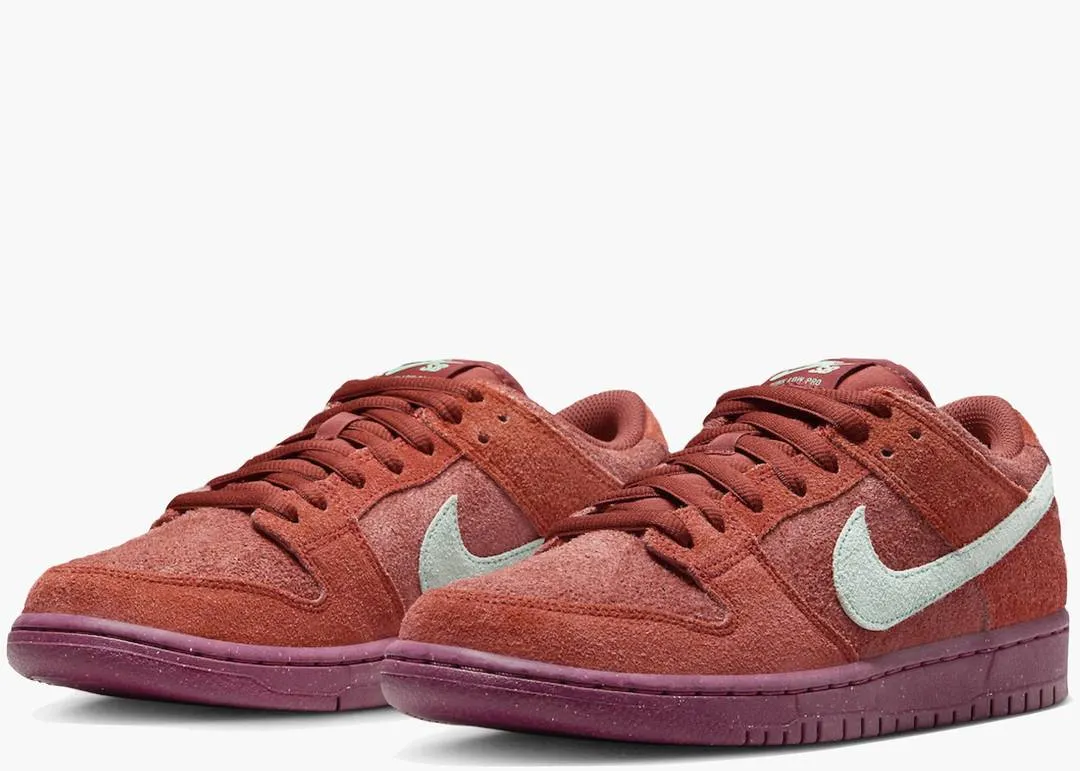 Nike SB Dunk Low Mystic Red