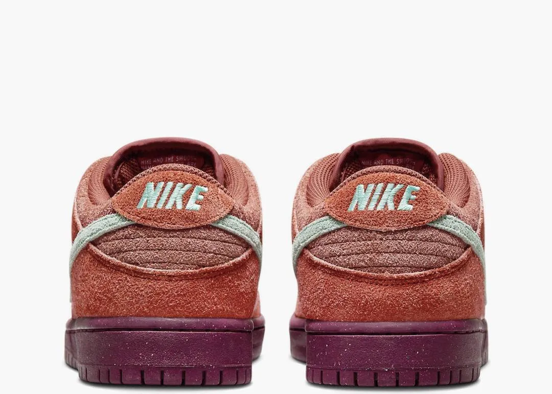 Nike SB Dunk Low Mystic Red