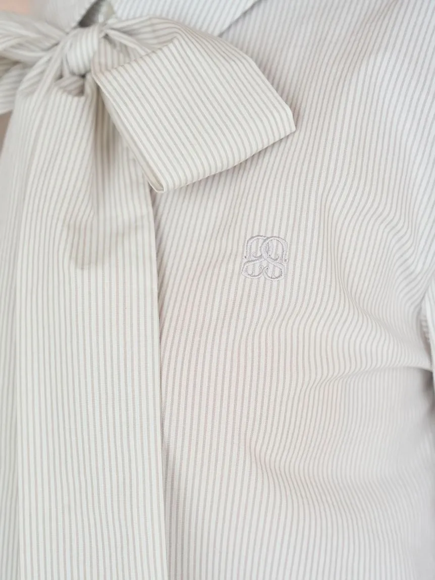 Ribbon Motif Logo Shirt